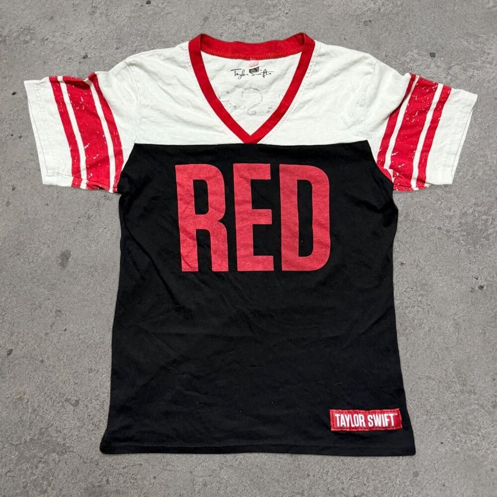 Taylor Swift Red Tour 2012 Jersey T-Shirt Womens Size Large